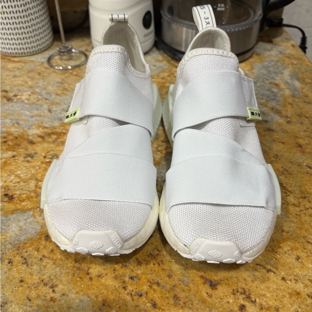 Adidas NMD R1 size 5 - Picture 2 of 9